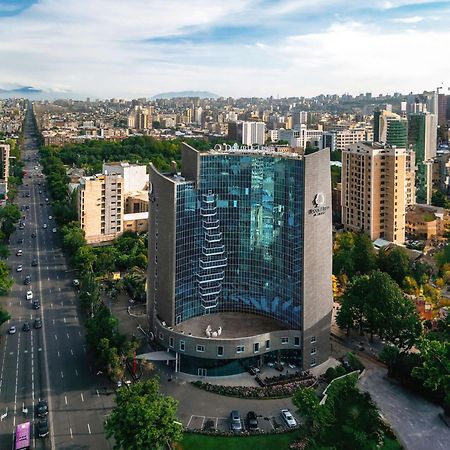 Doubletree By Hilton Yerevan City Centre Extérieur photo