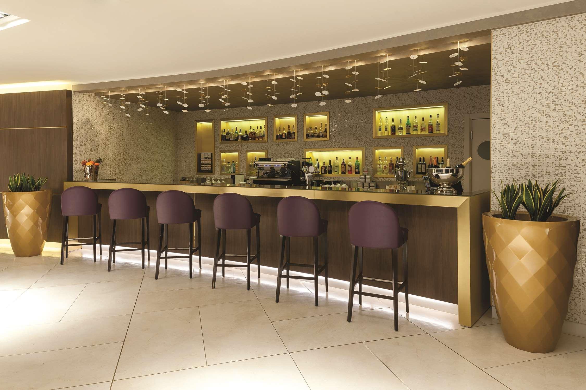 Doubletree By Hilton Yerevan City Centre Extérieur photo
